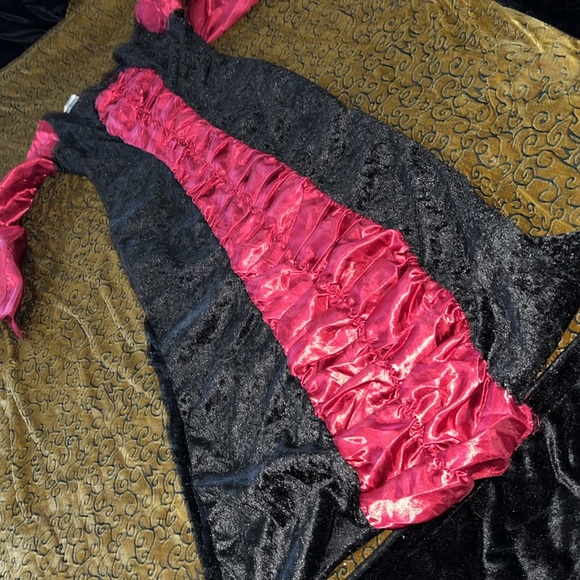 Girls Size 10/12 Halloween Costume Gothic Vampira - Picture 5 of 11